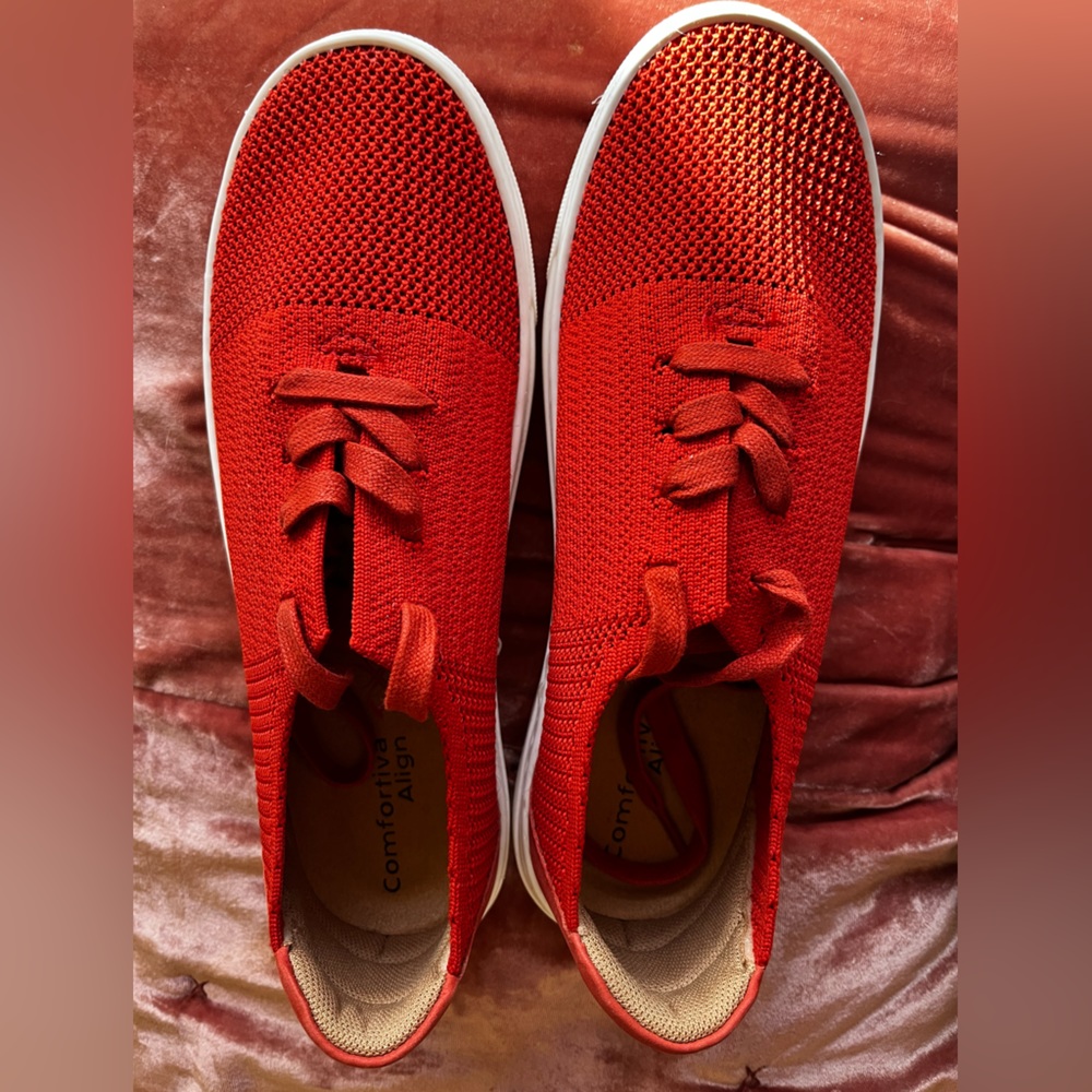 Comfortiva Trista Sneaker